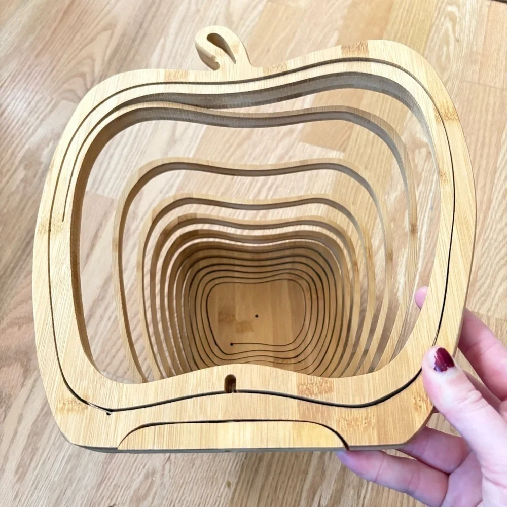 BONNIE & POP NEW YORK COLLAPSIBLE WOODEN FRUIT BASKET Apple Cutting Board